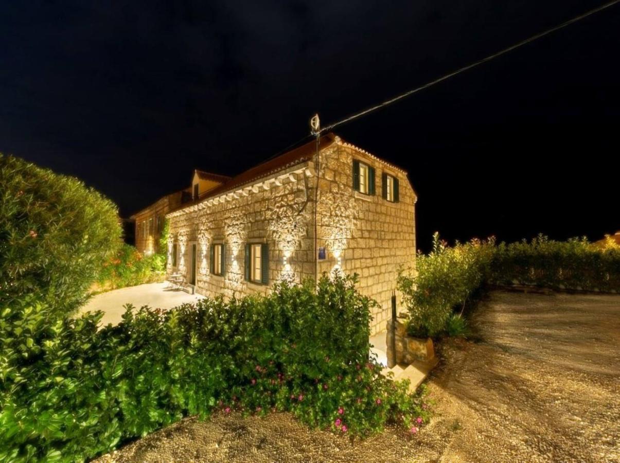 Villa Joe Čilipi Buitenkant foto
