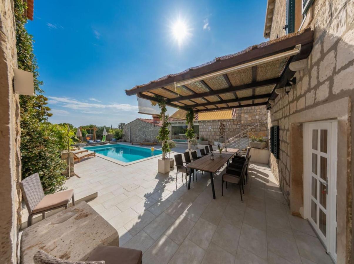 Villa Joe Čilipi Buitenkant foto